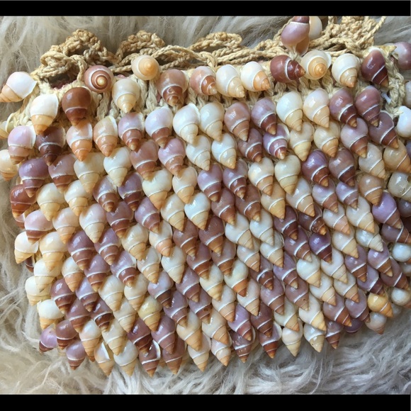 Shell Drawstring/clutch Purse - Picture 4 of 8